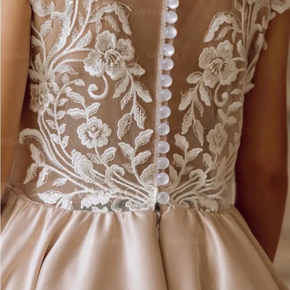 Elegant Lace Back Kids Dress in gold/champagne - Picture 2 of 5